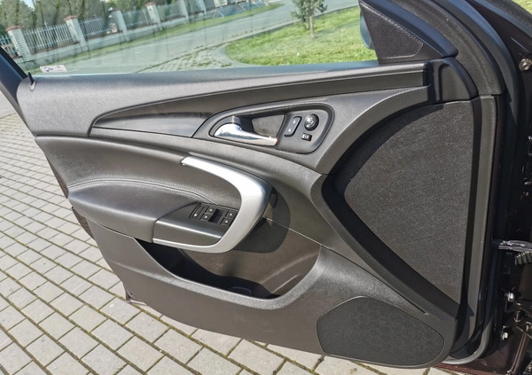 Opel Insignia cena 51000 przebieg: 172000, rok produkcji 2016 z Kolbuszowa małe 781
